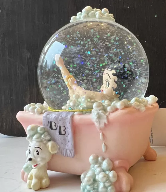 Vtg Betty Boop and Pup Pudgy Sparkling Bubble bath snow globe New W Tags #6808