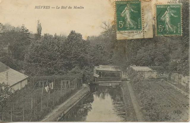 Carte Postale / Postcard / Bievres Le Bief Du Moulin