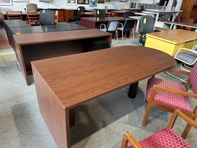 P Table Set W/ Credenza and Black Mobile Pedestal in Walnut Laminate P Table Set W/ Credenza and Black Mobile Pedestal in Walnut Laminate