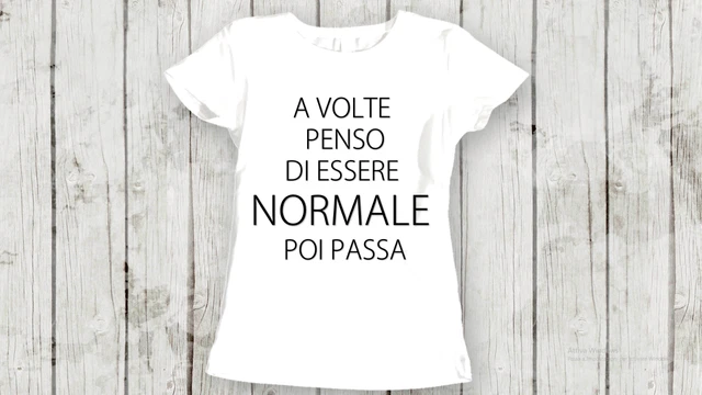 Tshirt donna maglietta divertente essere normale t-shirt spiritosa divertente