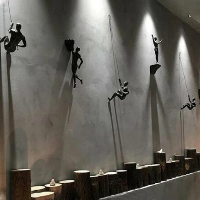 Creative Climbing Man Resin Iron Wire Wall Hanging Figures Decoration U3K2