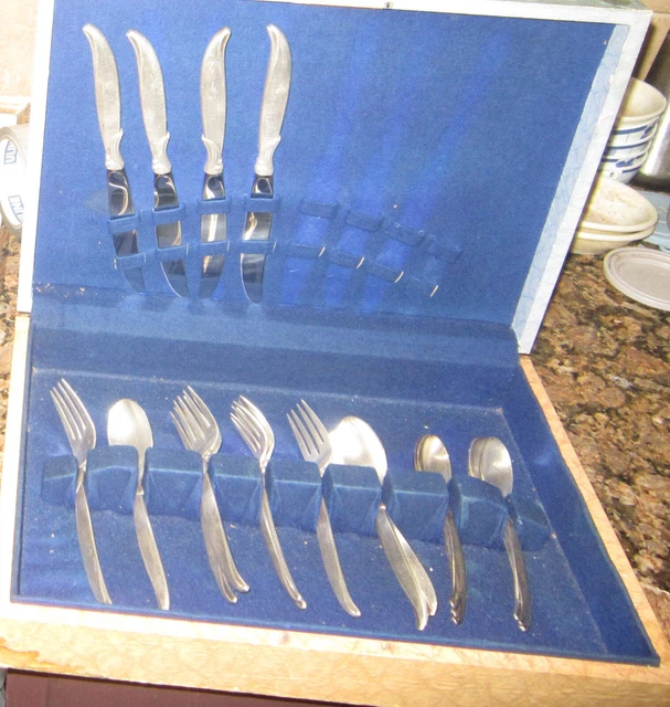 VINTAGE 1847 ROGERS Bros IS silver plate flatware in modernist "Flair