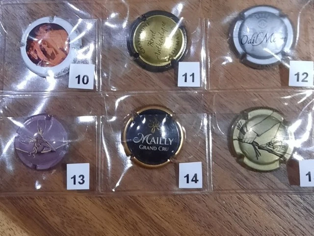 lot de capsules de champagne