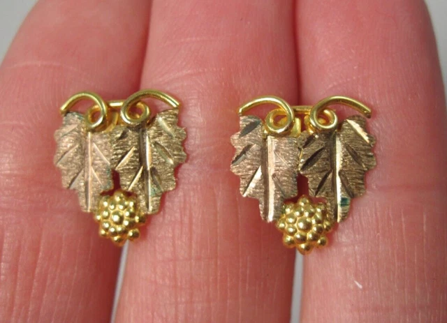 Black Hills Gold Stud Earrings Grapes Leaves 10k Yellow Gold 1.3g