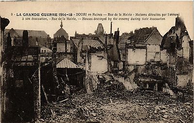 CPA Douai in ruins-rue de la mairie houses destroyed by the enemy (422828)