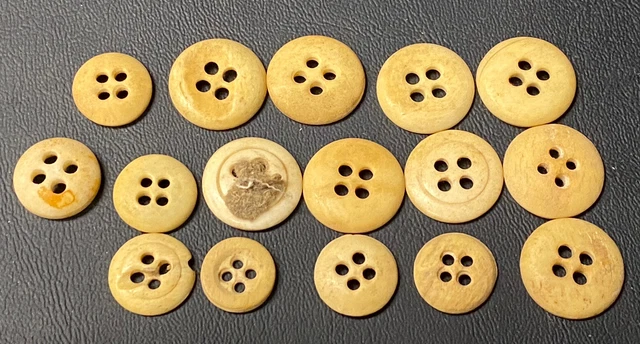 ANTIQUE LOT OF AUTHENTIC CIVIL WAR ERA BONE BUTTONS 4-Holes