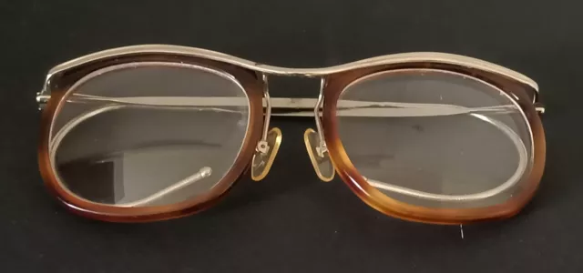 Ancienne paire de lunettes Vintage Design