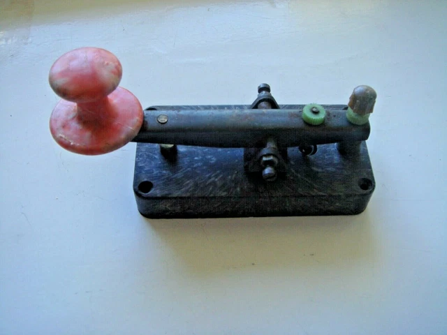 Clé morse et casque télégraphique soviétique vintage, radio