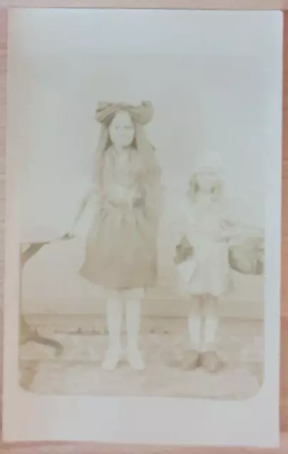 CPA Carte Postale Photo Ancienne Enfant deux Fillettes Tenue d'Epoque ref 2