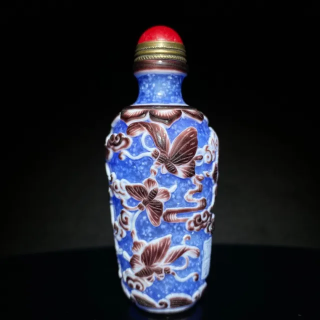 Collect old noble Coloured glaze carved beautiful butterfly statue snuff bottle