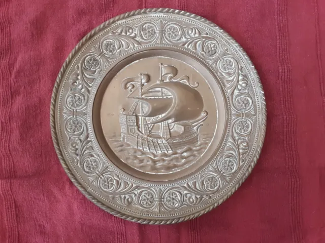 PEERAGE LARGE BRASS Sailing Ship Galleon Embossed Wall Plate 41cm Dia.  Vintage £29.99 - PicClick UK