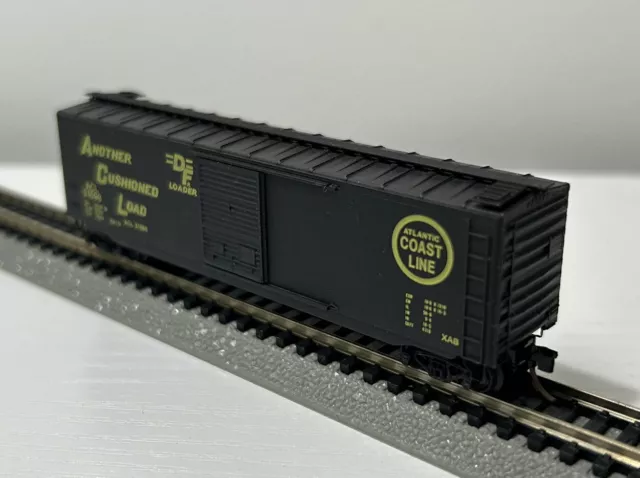 N Scale Micro-Trains Atlantic Coast Line 50’ Standard Box Car #31598