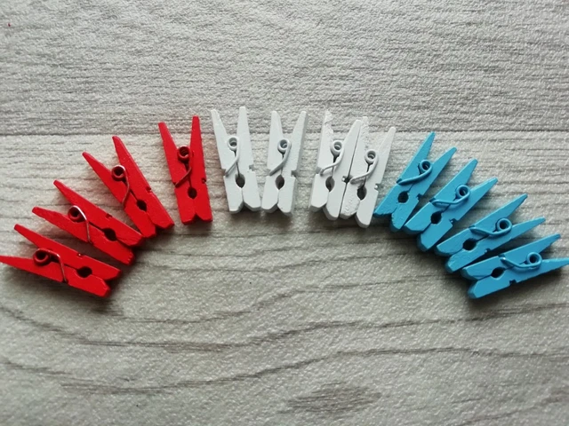 12 Pequeñas Ropa de Madera Clavijas Rojo Blanco y Azul Selección 2cm Talla