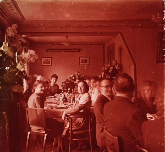 France Home Family Friends Lunch c1930 Photo Stereo Plate Vintage Pn8