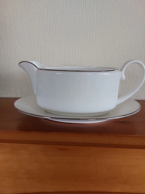 Coalport Gravy Boat And Tray Imperial Platinum