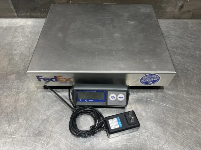 METTLER TOLEDO PS60 SHIPPING SCALE. Offered For Parts/Repair. Untested.