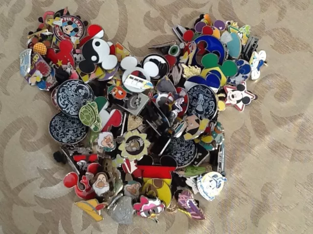 Disney Trading Pins lot of 1000 FREE PRIORITY SHIPPING 100% tradable