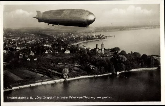 Ak Friedrichshafen am Bodensee, Luftschiff LZ 127 Graf Zeppelin in... - 10858826