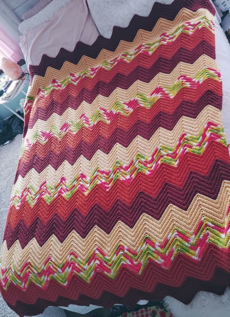 Vintage Handmade Retro Chevron Afghan Throw Blanket Yellow Rust Green 60" x 72"