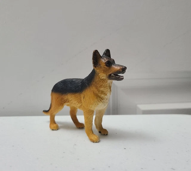 2001 Safari Ltd Adult German Shepherd Dog Figure PVC Toy Figurine Puppy