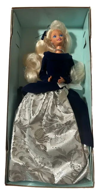 Avon Exclusive Winter Velvet Barbie Doll 1995 Special Edition Mattel 15571 NRFB