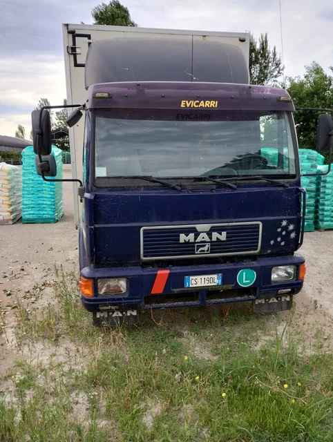 Autocarro Furgonato MAN 8 163L con sponda caricatrice