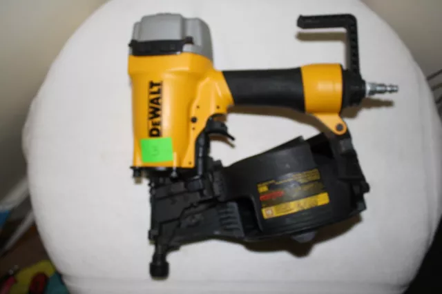 DEWALT DW66C-1 120psi 1-1/4" - 2-1/2" Pneumatic 15° Coil Siding & Fencing Nailer