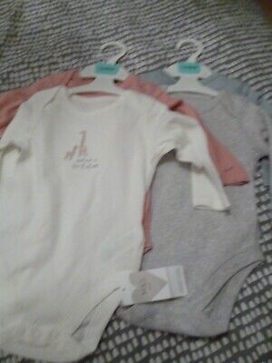 Marks and Spencer per neonate A maniche lunghe Body Set x 4. 9-12 mese. ** BNWT **