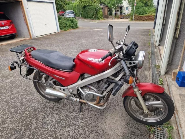 Honda NTV 650 Revere rot 