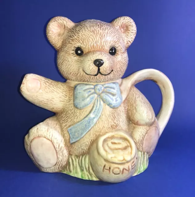 VINTAGE CERAMIC TEDDY BEAR NOVELTY TEA POT SIGNED 1983 very nice