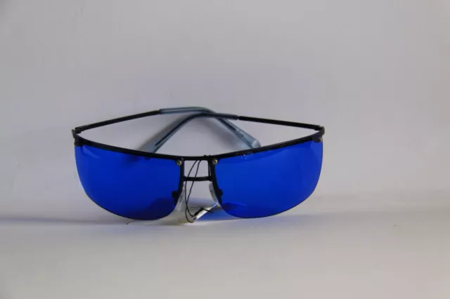 Grosse Farb Brille Sonnenbrille  Gläser Blau Rahmen  Nur Oben Schwarz Aus Metall