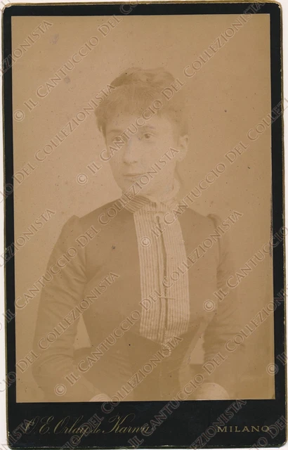1880c Ritratto donna acconciatura raccolta Foto albumina Orlay de Karwa Milano