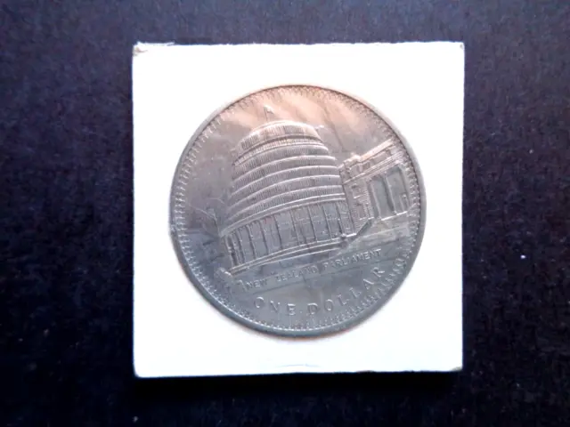 1978 New Zealand Parliament "Beehive" Commemorative $1 Coin  Unc