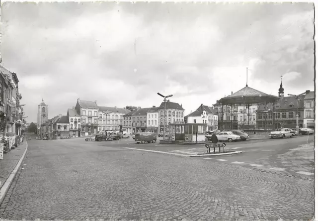 BRAINE LE COMTE - la Grand'Place et la rue du Maïeur Etienne - automobile