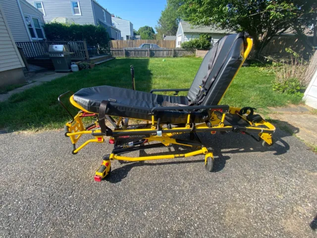 Stryker MX Pro 6082 R3 Ambulance Cot 650lbs , Good Condition, No Issues