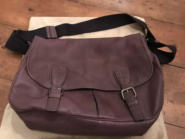 Bottega veneta gardena Leather Messenger Bag