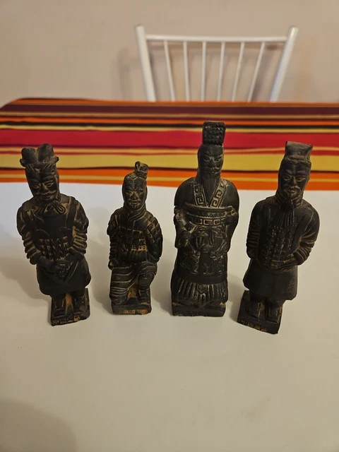 Lot De 5 Grands Soldats En Terre Cuite (figurines Anciennes, Bon état)