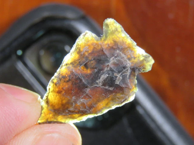 Knife River Plains side-notched arrow point found near Livingston, Montana 1.1/8