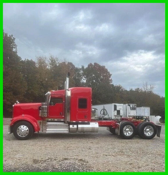 2020 Kenworth W900 Flat Top Sleeper Semi Wet Kit 18 Speed Manual 565 HP