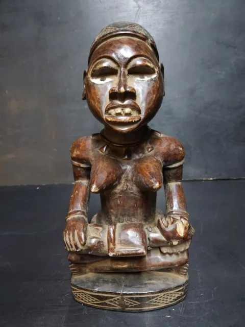 Art africain. Statuette maternité. Ethnie Bakongo. Congo. Afrique.