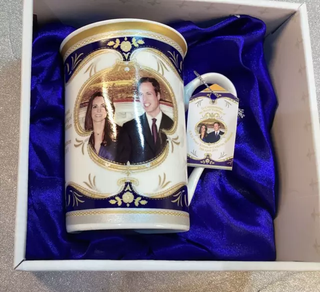 Prince William & Kate Middleton Wedding Mug Royal Crest 2011 England Bone China