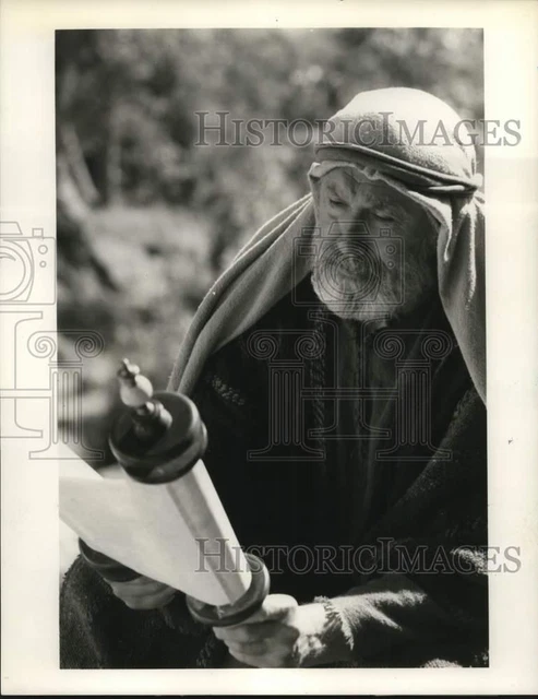 1994 Press Photo Actor Richard Kiley in "Matthew" - hcp67480