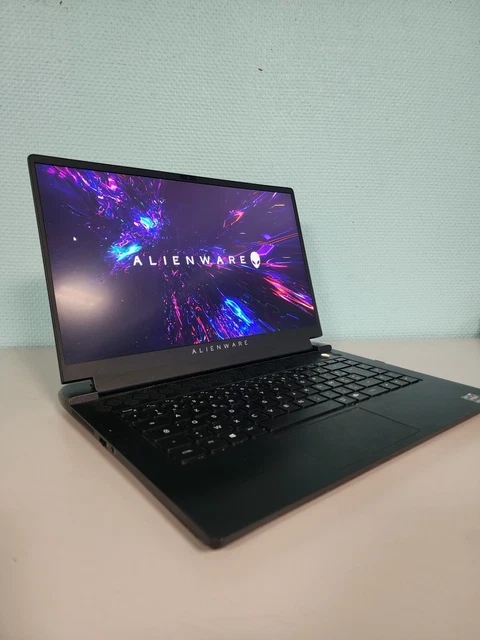 Lenovo V15-82TV009DTX AMD Ryzen 7-5825U 8GB 512GB SSD 15.6 Inç Full HD Freedos Laptop