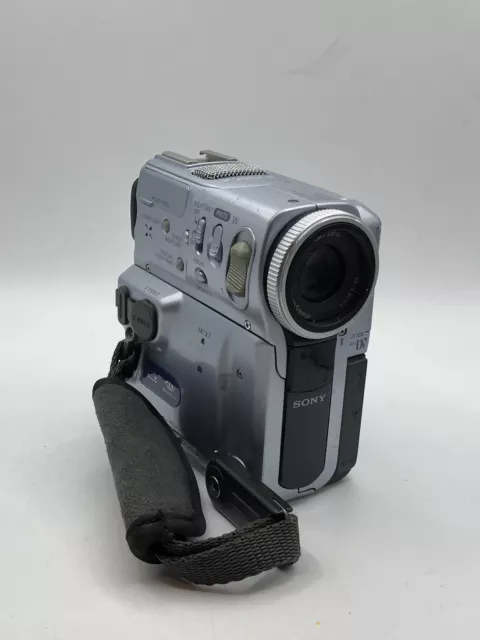Camera Sony DCR-PC9E Mini-DV digital camcorder - For Part 2