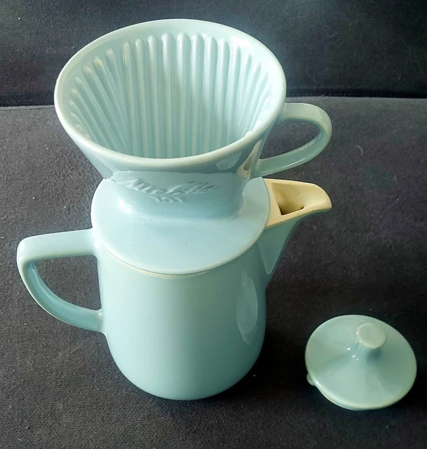 Cafetière filtre Brita Carafe filtrante bleu 2,4L dont 1,4L d'eau