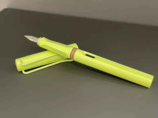 Lamy Safari Füllhalter Sondermodell springgreen  Feder M NEU