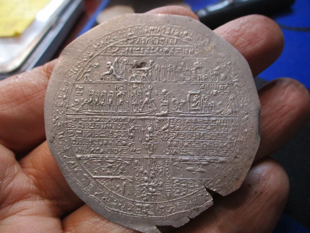 ENORMOUS silver of a GEROGLYPHYC Egyptian plate from the grand Tour XVI Century