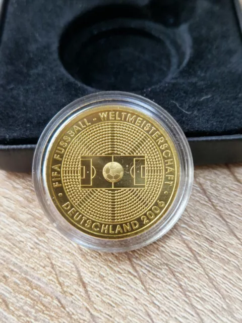 100 Euro Goldmünze FIFA Fußball-Weltmeisterschaft Deutschland 2006 Gedenkmünze!