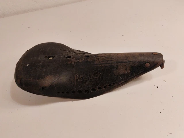 ANCIENNE SELLE EN CUIR DE VELO VERYBEST Fab. Française COLLECTION VELO ANCIEN D ANCIENNE SELLE EN CUIR DE VELO VERYBEST Fab. Française COLLECTION VELO ANCIEN D