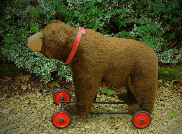 Antique steiff bear on wheels cheap